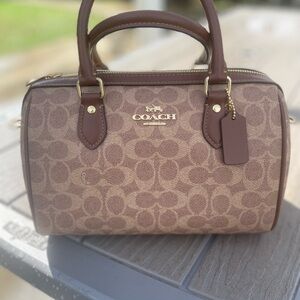 Coach Medium Brown Signature Rowen